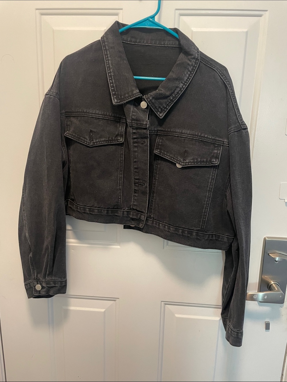 SHEIN Black Cropped Denim Jacket